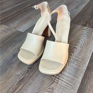 Vince block heel 7.5